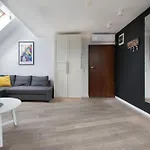 Duplex In The Center Of *