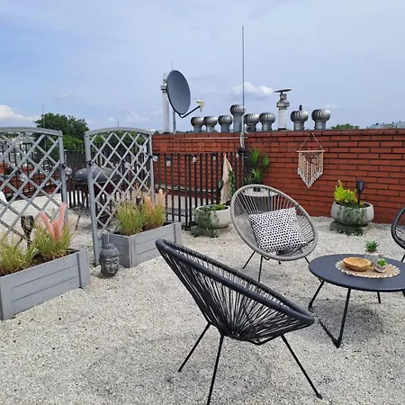 Apartment Duplex In The Center Of *